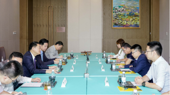 省尊龙凯时集团党委书记、董事长任丁与腾讯“王者荣耀”CTO邓君、腾讯大成网总裁郑亮座谈交流